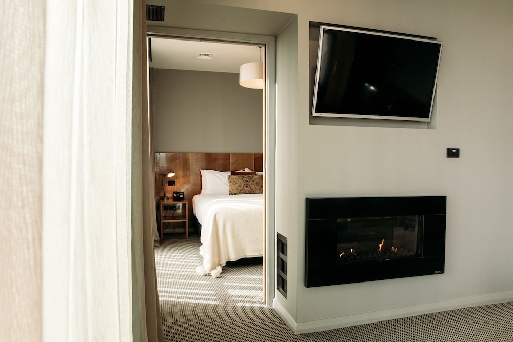 King Henry Suite