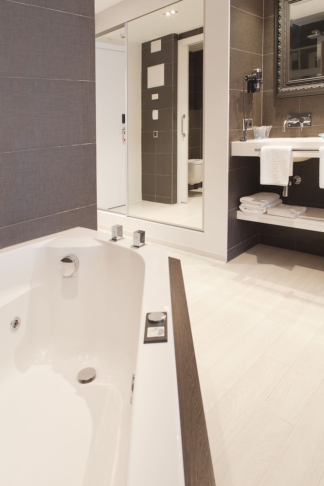 Premium Room (Jacuzzi)