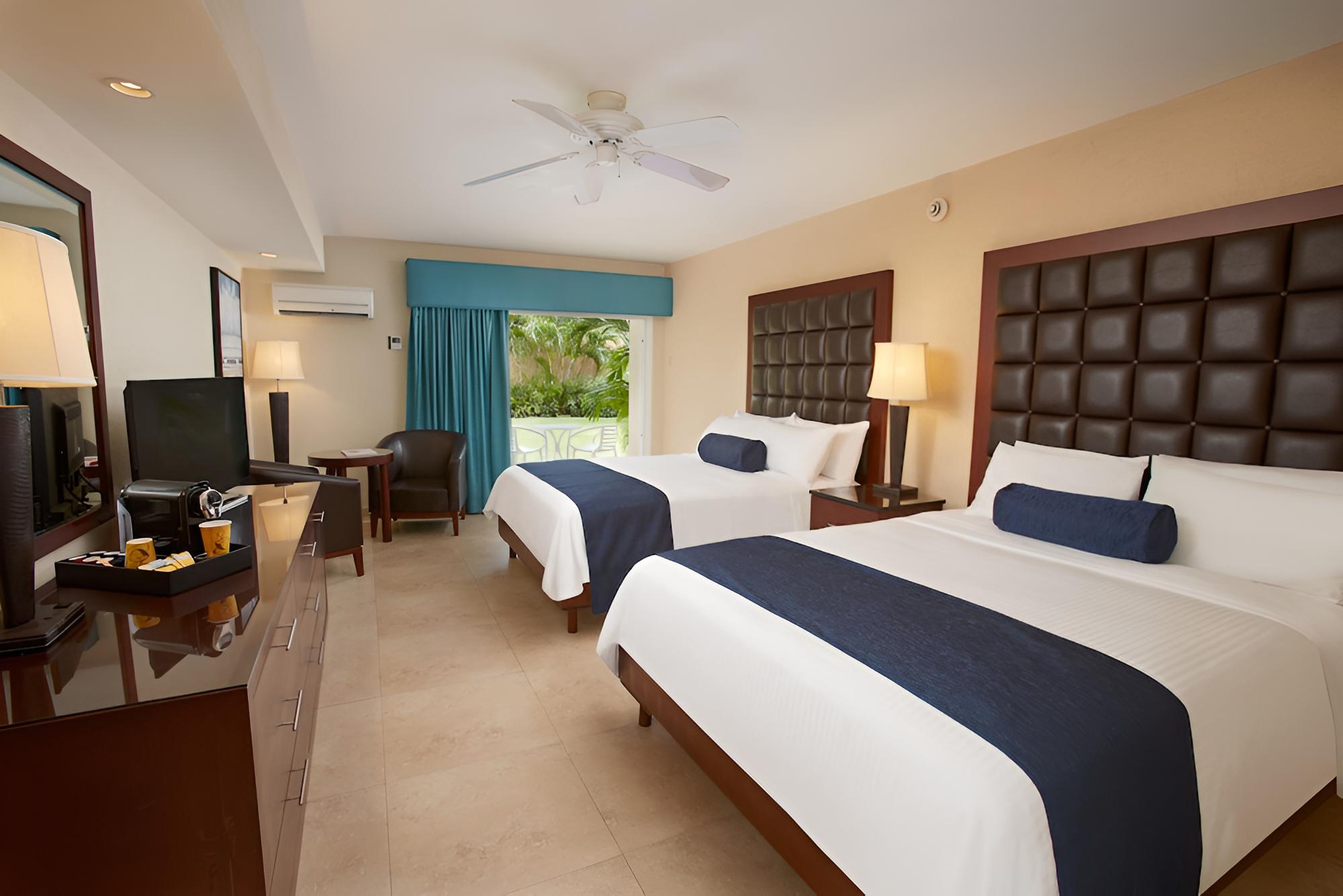 Standard Room, 2 Queen Beds, Beachside