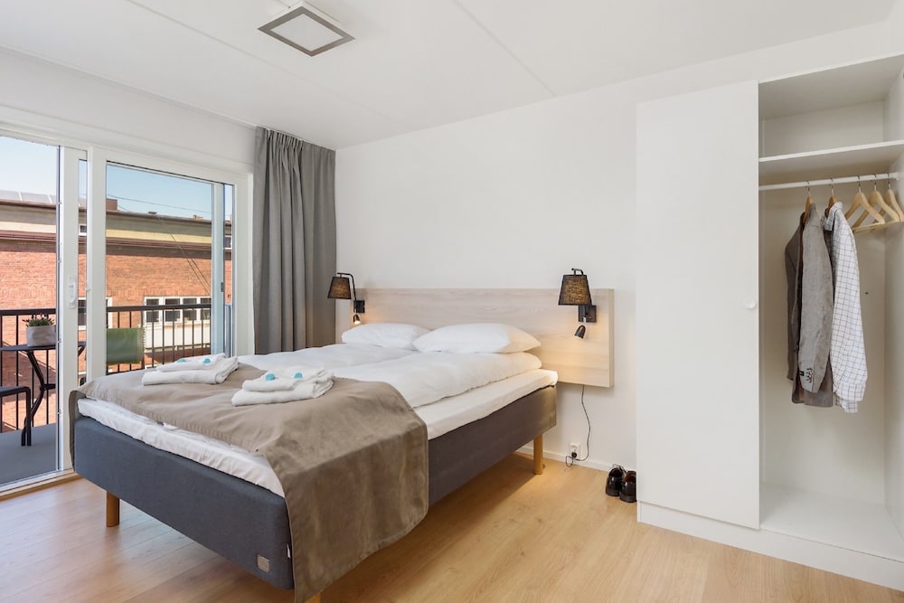 Business Apartment, 2 Bedrooms, Balcony photo 1