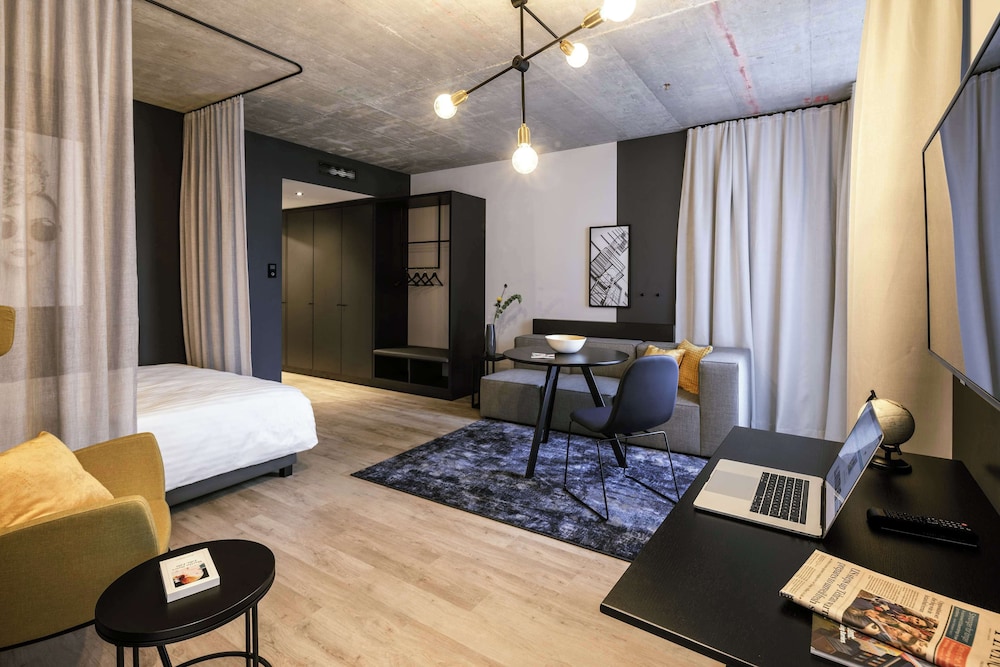 Executive Studio