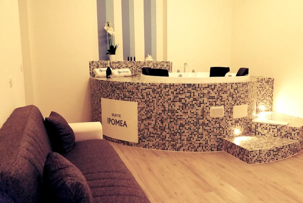 Deluxe Studio Suite photo 3