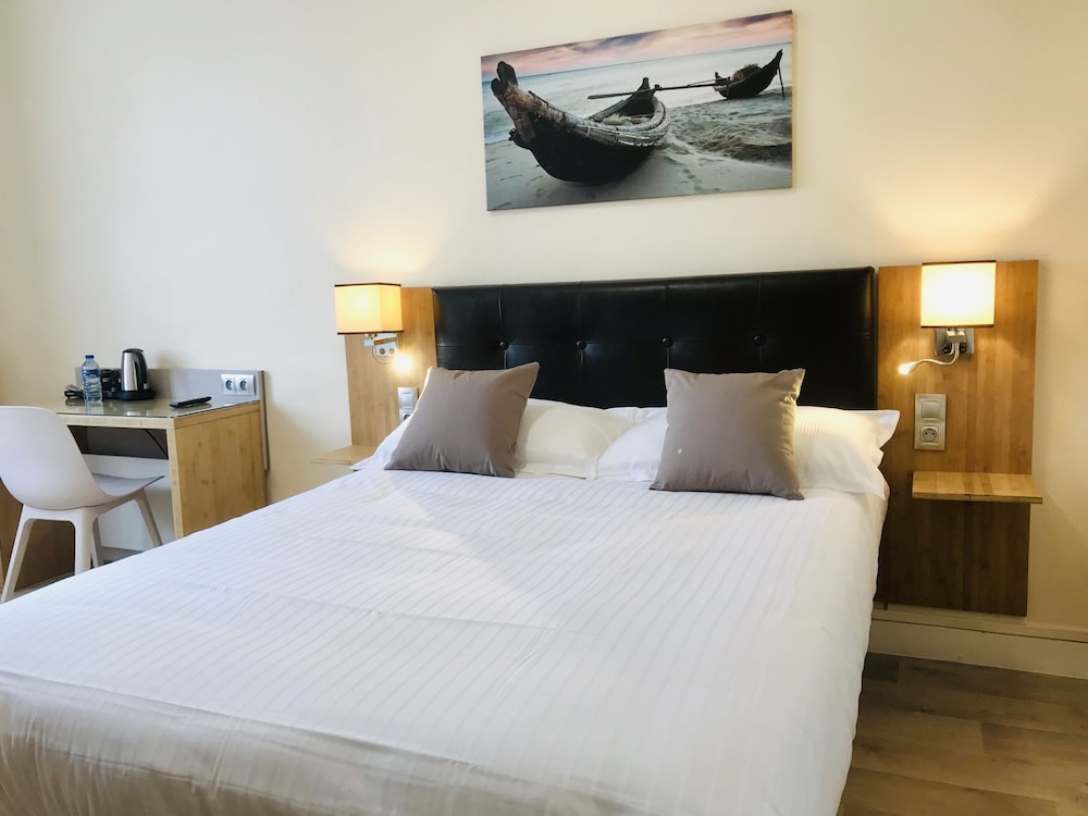 Comfort Double Room, Private Bathroom - Photo 5