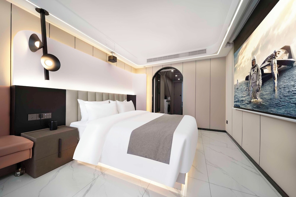 Standard Double Room, City View