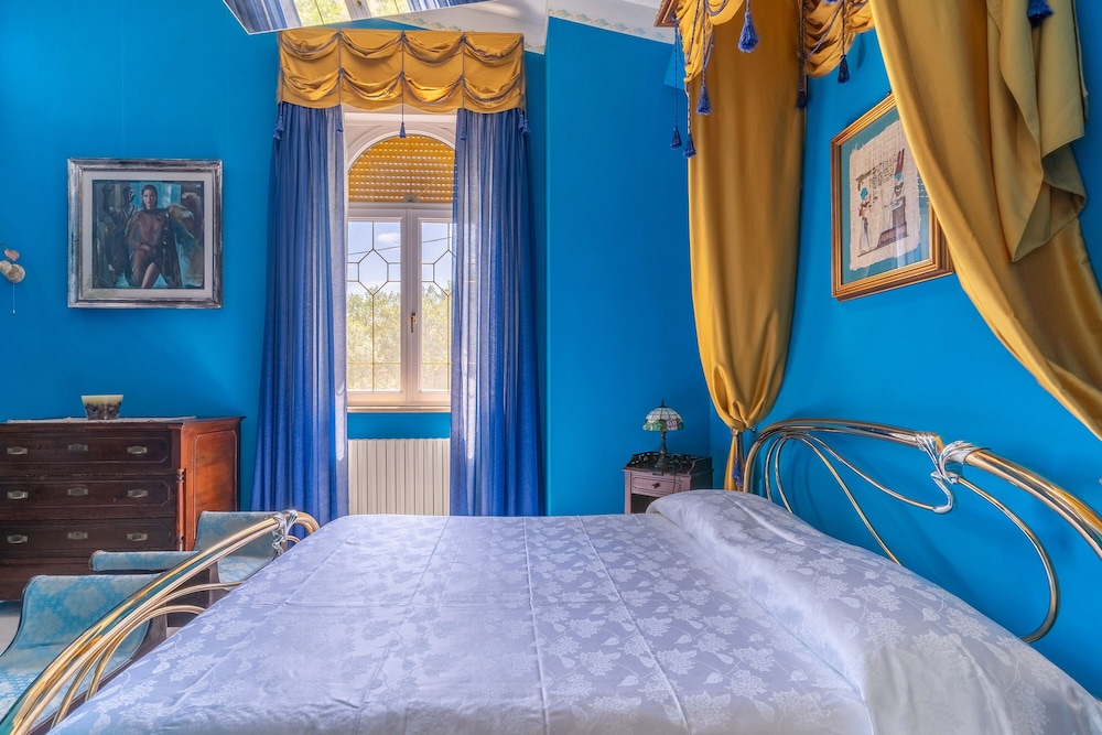 Villa photo 1