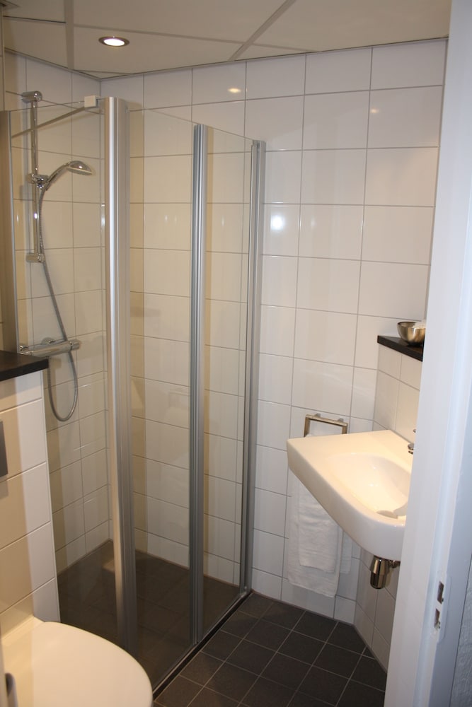 Basic Triple Room, City View photo 3