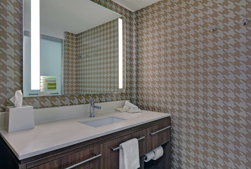 Suite, 2 Queen Beds, Accessible (Hearing) photo 2