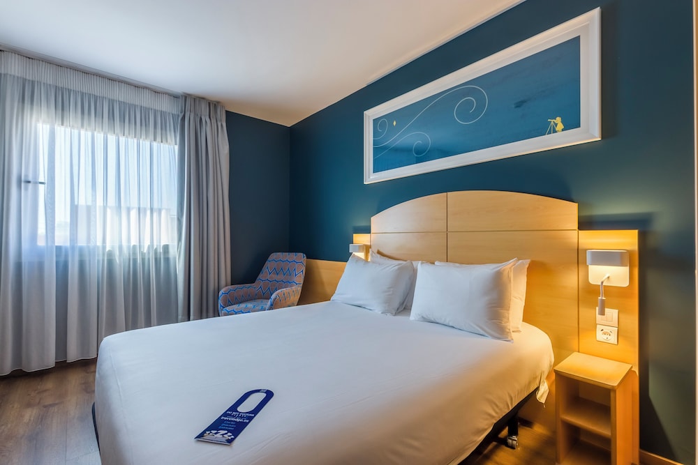 Room - Photo 3