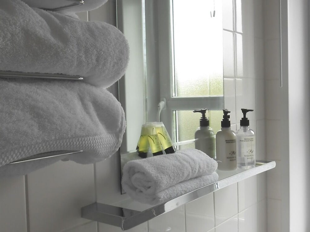 Premier Double Room, Ensuite photo 3