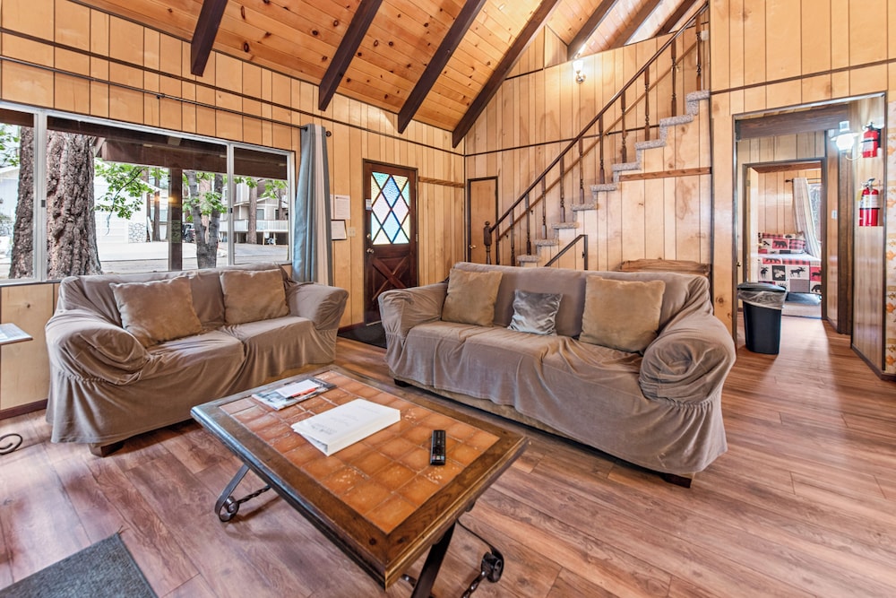 House, Multiple Beds, Patio, Mountain View photo 2