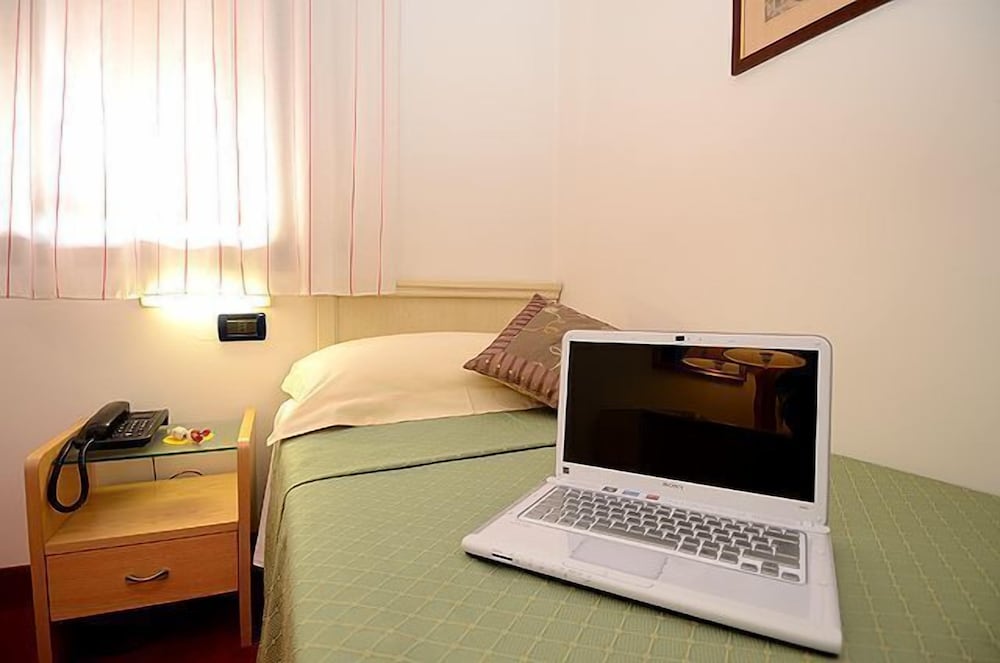 Economy Double or Twin Room - Photo 2