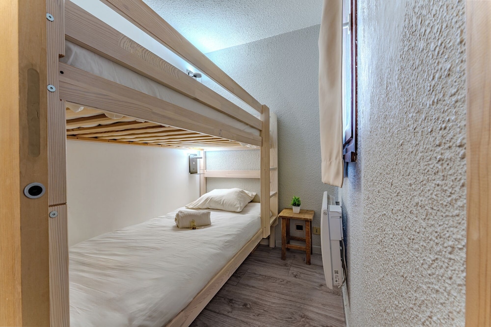 Exclusive Apartment, Balcony, Mountain View photo 2