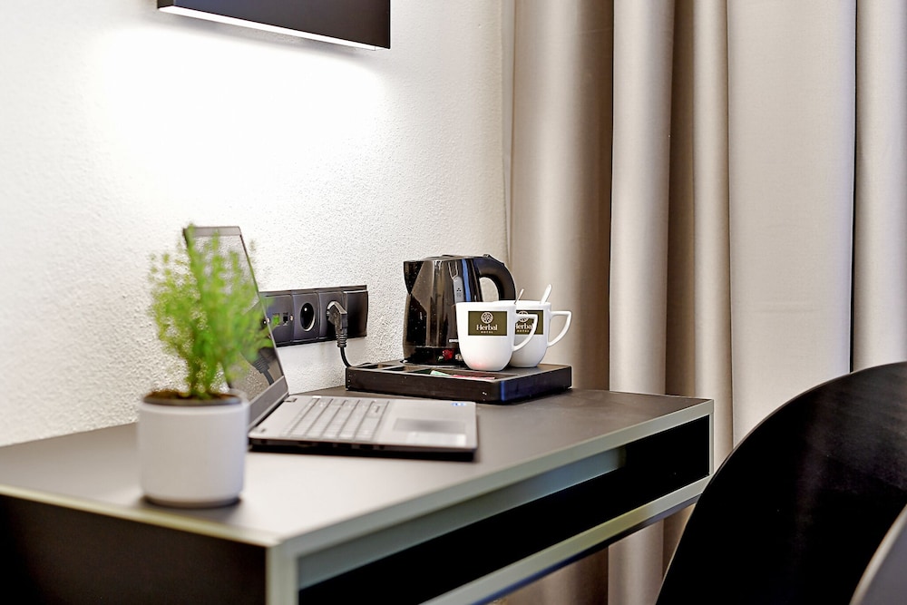 Standard Twin Room - Photo 15