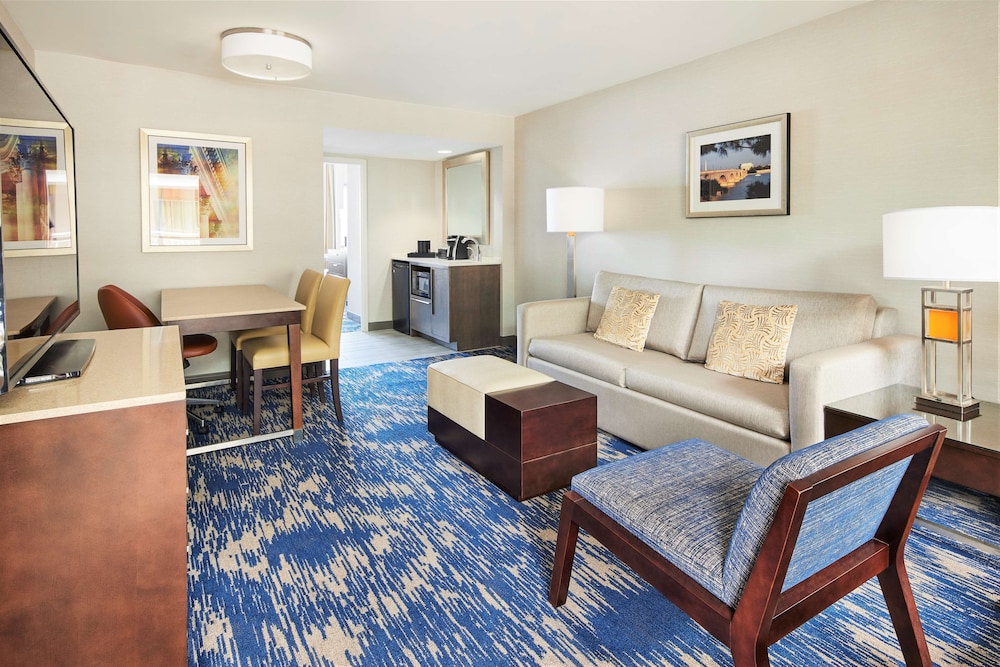 Suite, Multiple Beds, Non Smoking - Photo 1