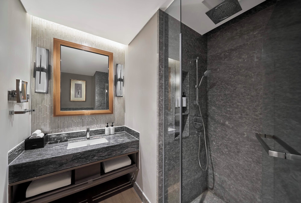 Room, 2 Bedrooms (Residence) thumbnail 6
