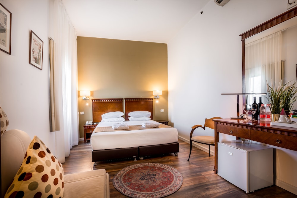 Classic Triple Room - Photo 3