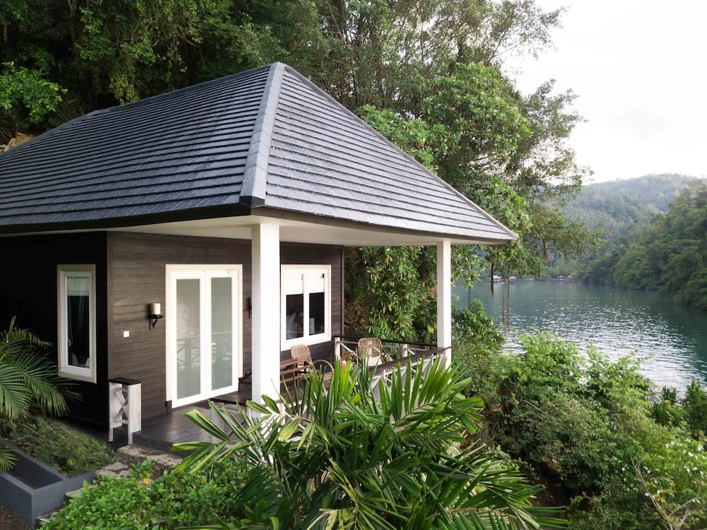 Deluxe Cottage photo 2
