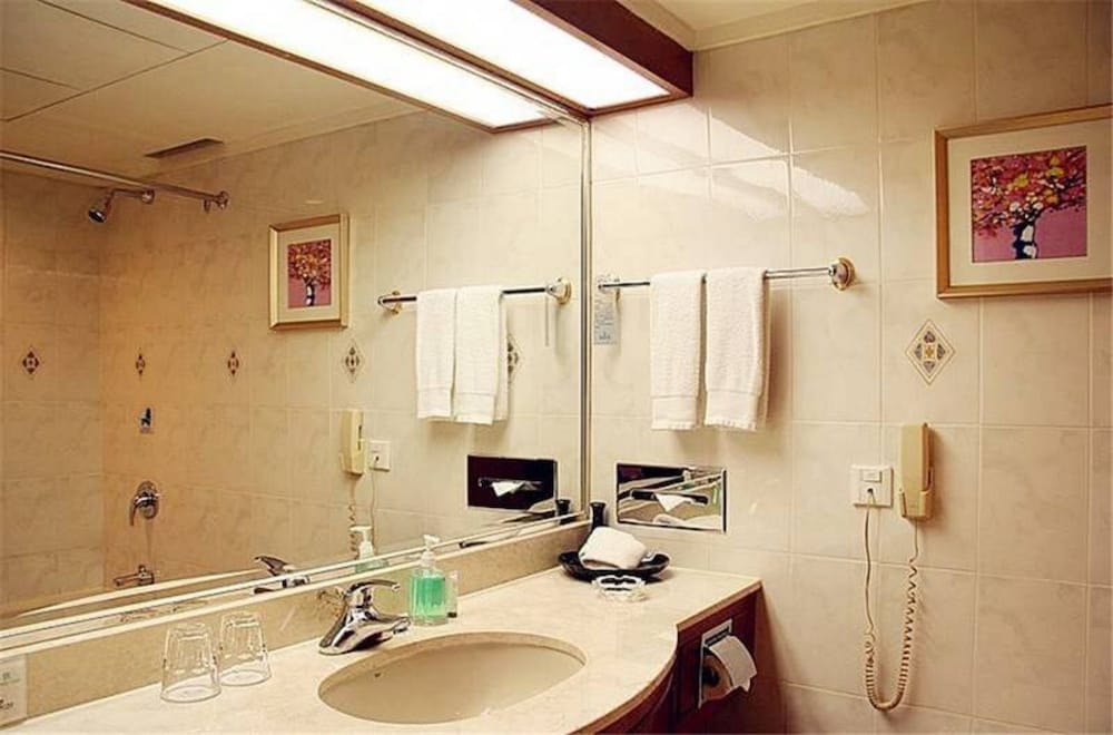 Business Suite photo 2