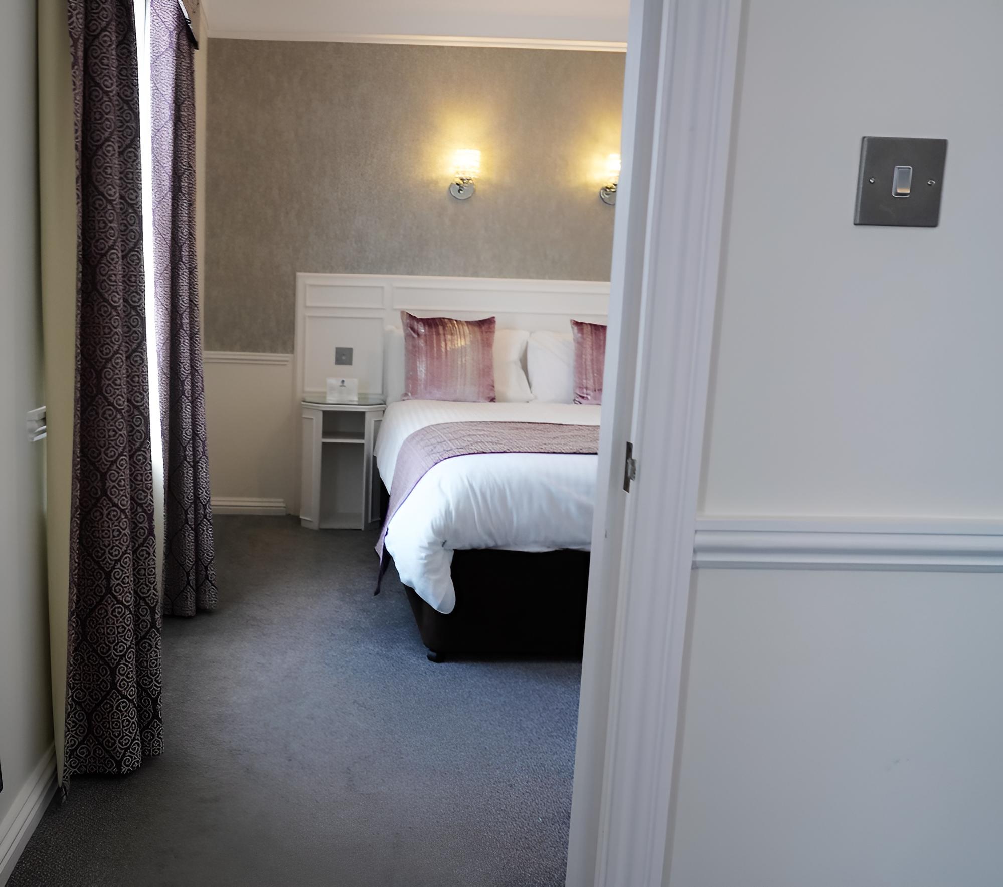 Suite, 1 Double Bed, Non Smoking - Photo 2
