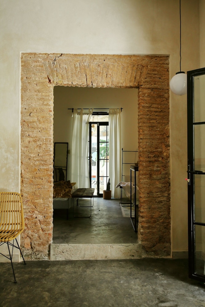 Design Apartment, 1 Bedroom, Pool Access, Garden View