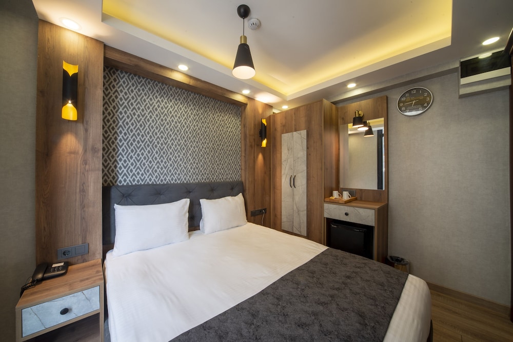 Economy Double Room photo 3