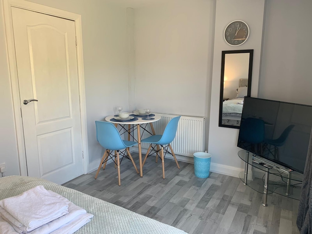 Studio Apartment 8 photo 2