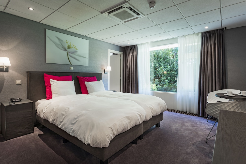 Deluxe Room - Photo 2
