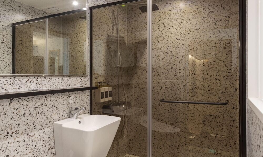 Standard Double Room (Lounge Access) - Photo 6