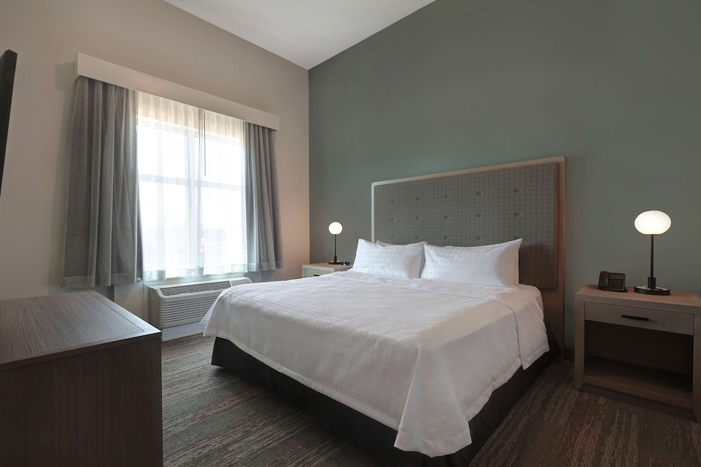 Suite, 1 King Bed, Accessible (Roll-In Shower) photo 1