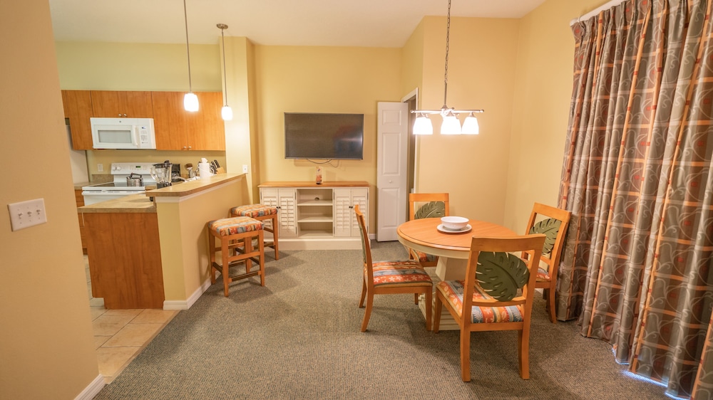 Suite, 1 Bedroom - Photo 17