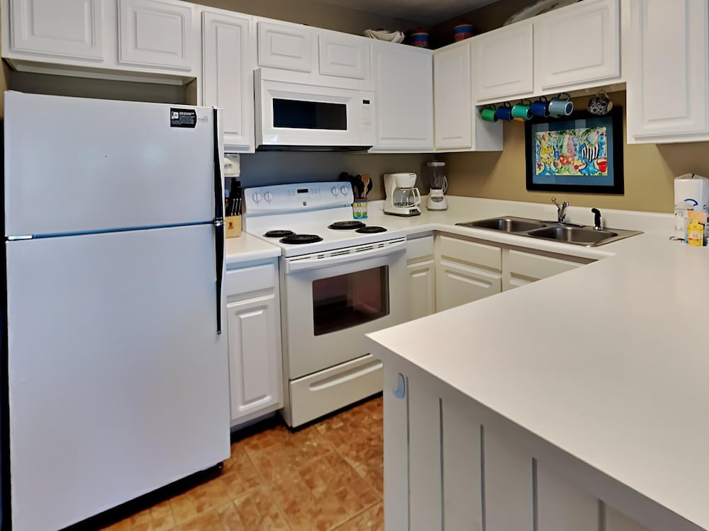 Condo, Multiple Beds, Balcony (#212 West - No Pets) photo 2