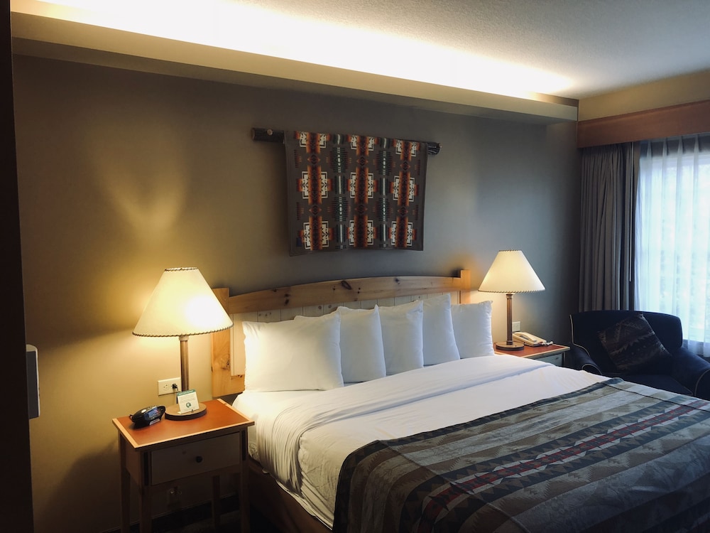 Standard Room, 1 King Bed - Photo 2