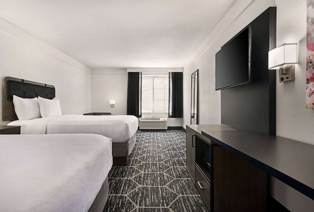 Room, 2 Queen Beds, Accessible, Non Smoking (Mobility/Hearing) - Photo 3