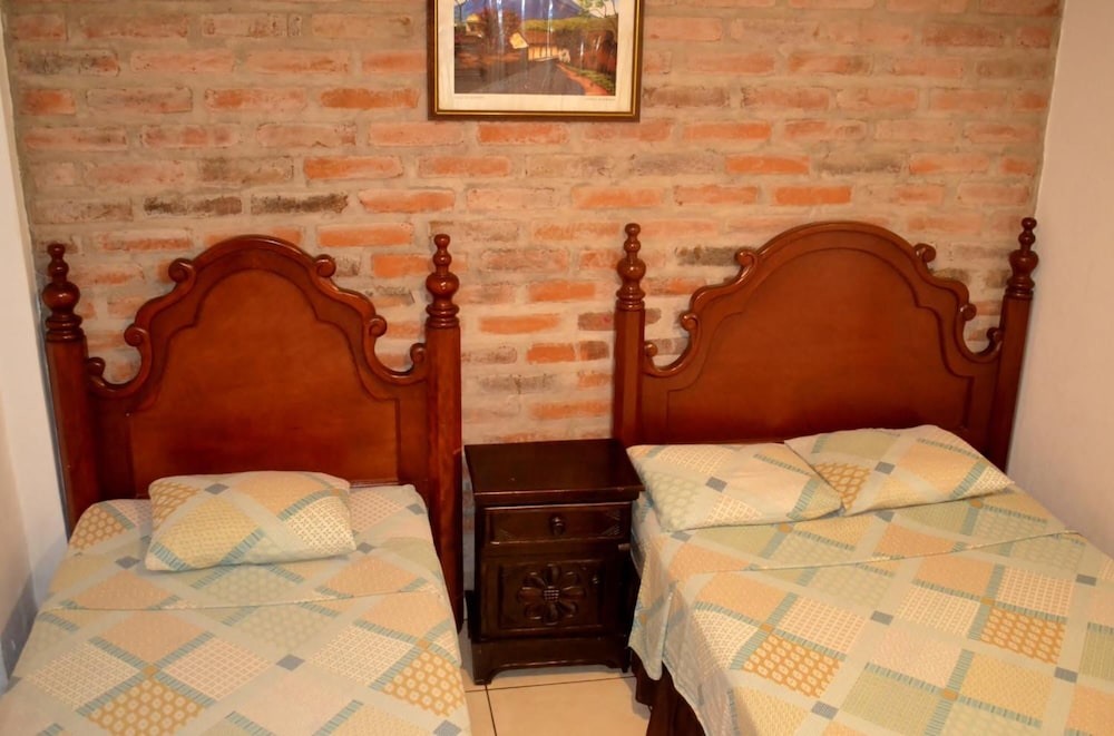 Room with 2 Single Beds with Fan photo 3