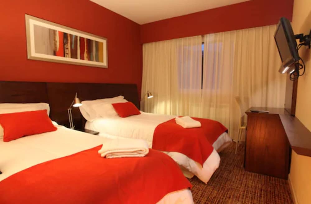 Standard Double Room thumbnail 6