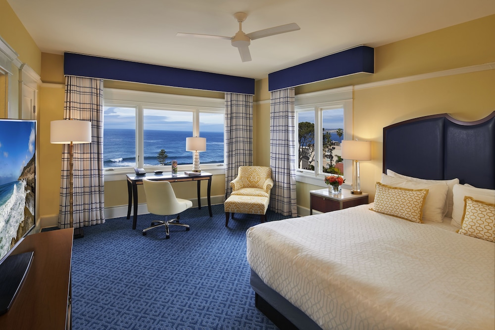 Deluxe Room, 1 King Bed, Ocean View - Photo 1