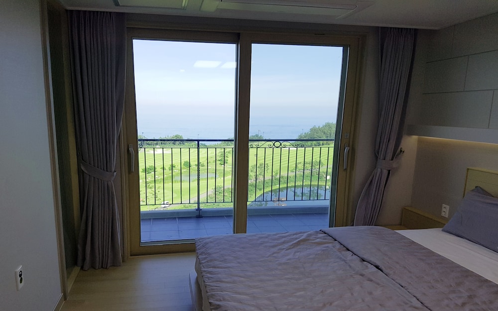 Condo, Ocean View (26 Pyeong) photo 2