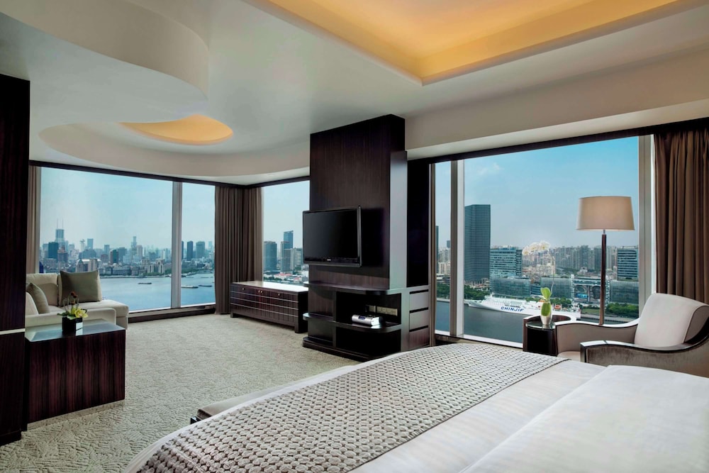 Diplomatic Suite