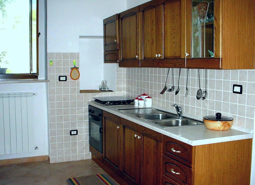 Family Apartment, 3 Bedrooms, Partial Lake View photo 2