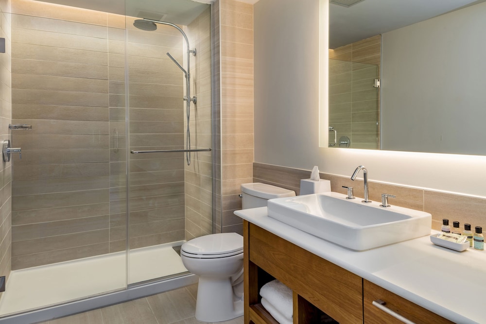 Executive Suite, 1 Bedroom - Photo 6