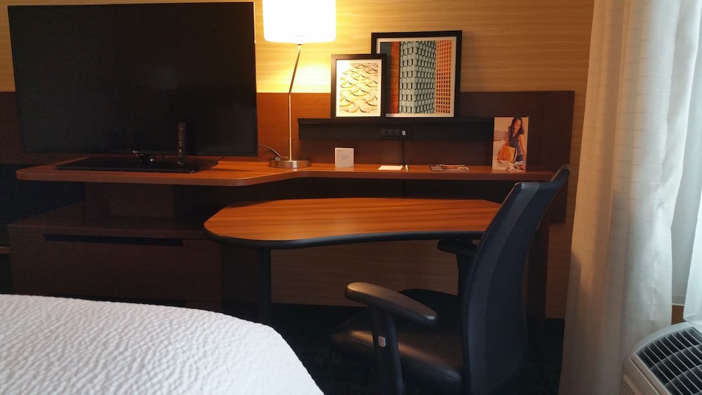 Room, 2 Queen Beds (Mobility/Hearing Access, Roll-In Shwr)