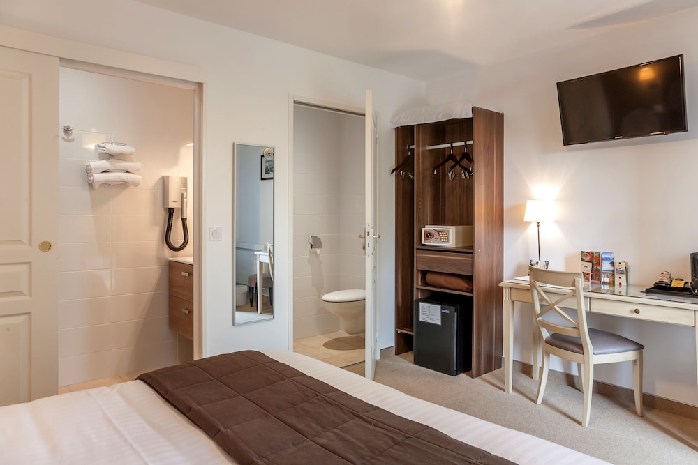 Standard Double Or Twin Room photo 3