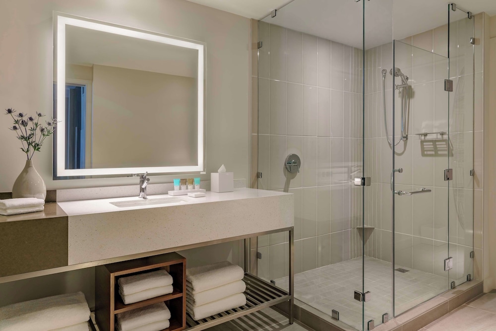 Regency Suite King photo 3