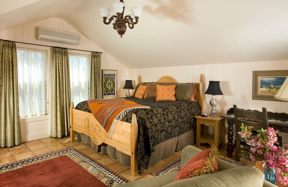 Chimayo Room, 1 King Bed photo 1