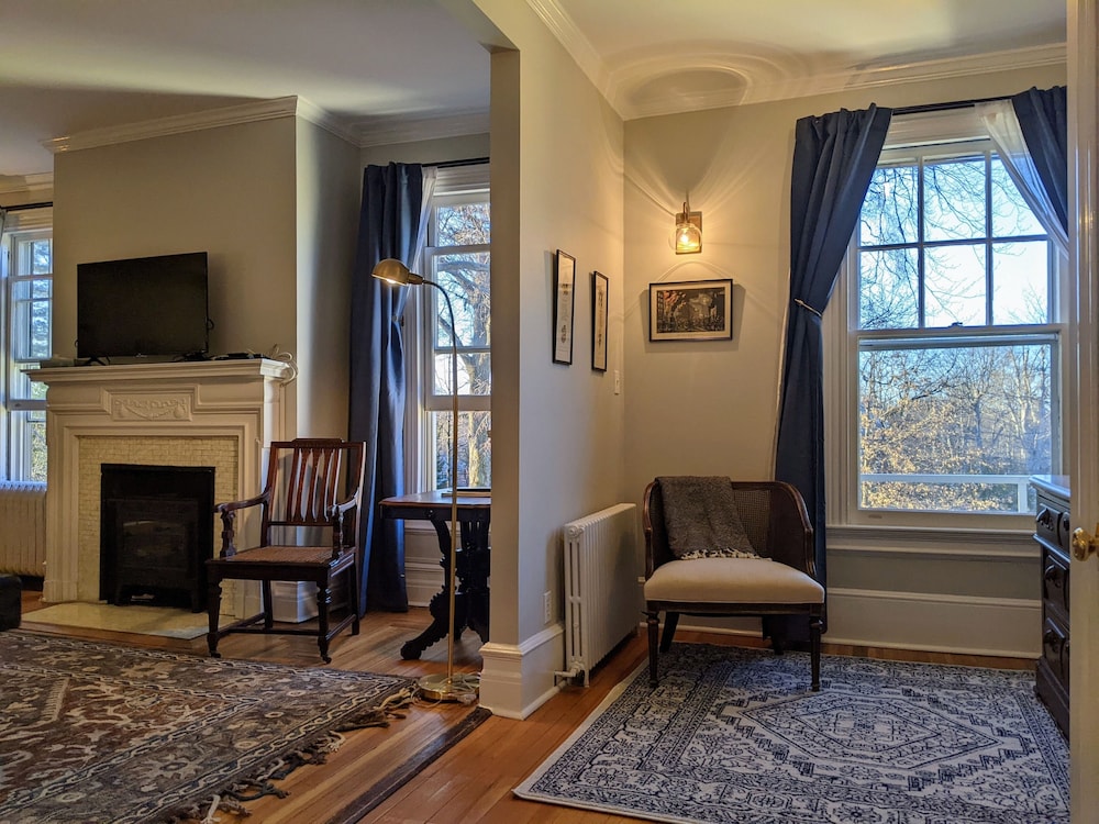 Premier Suite, 1 King Bed, Non Smoking, 2 Bathrooms