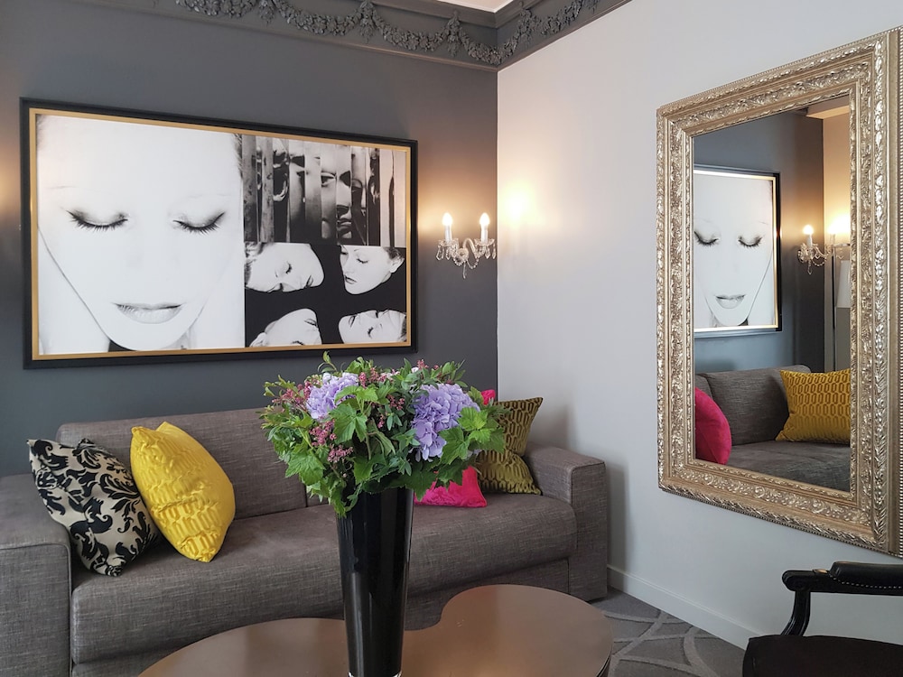 Suite, 1 King Bed (Opera)