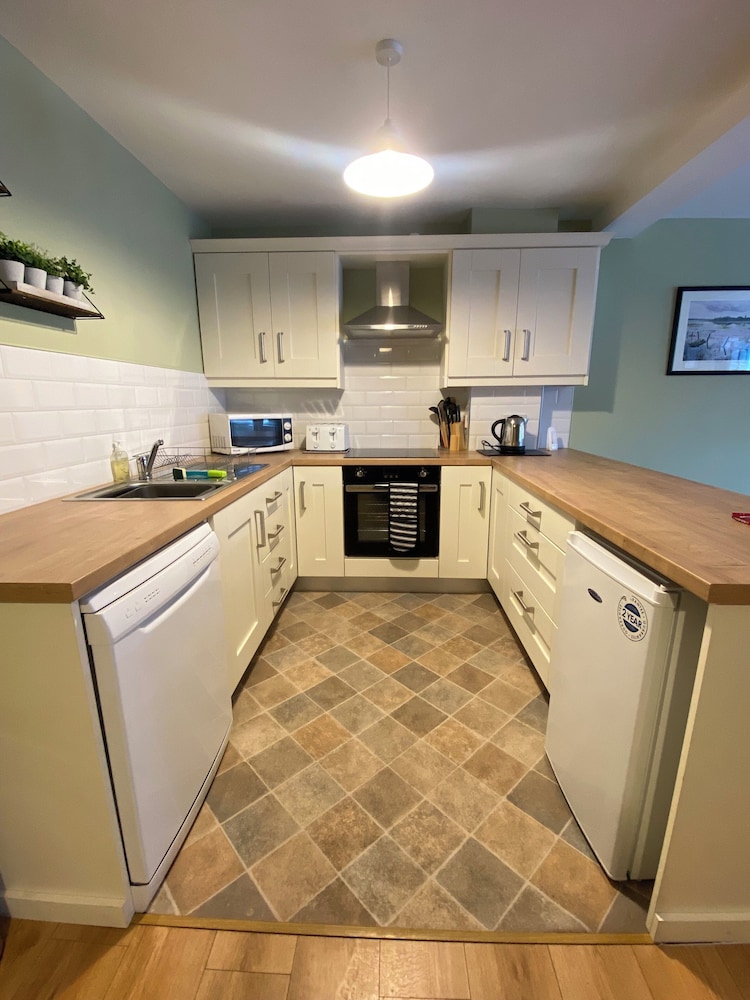 Snowdrop Cottage (No1) photo 3