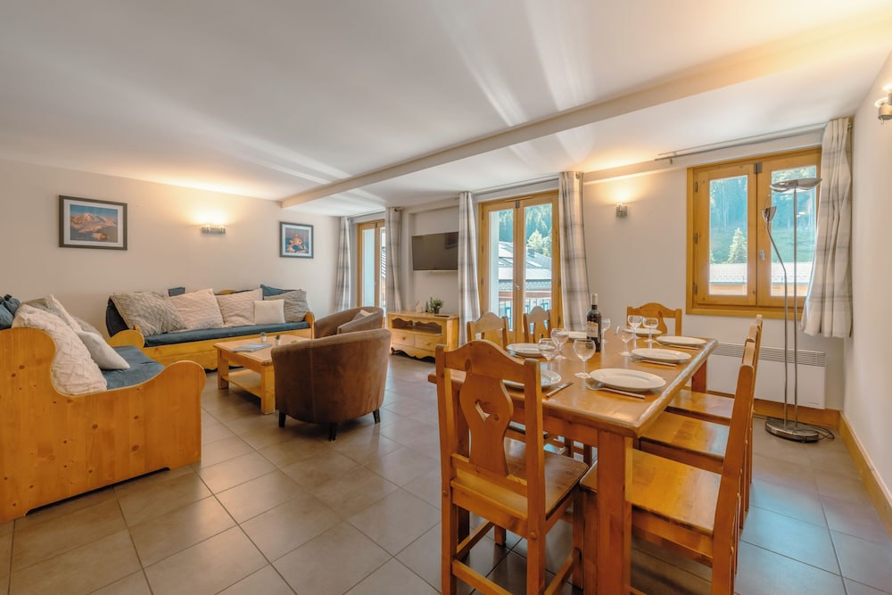 Family Apartment, Multiple Bedrooms, 2 Bathrooms (Vallorcine Loriaz 35 ski in / ski out) photo 3