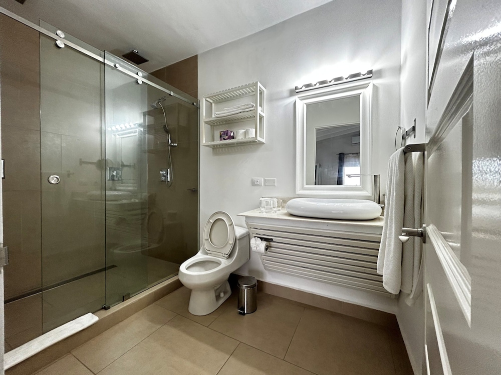 Deluxe Suite, Sea View - Photo 4