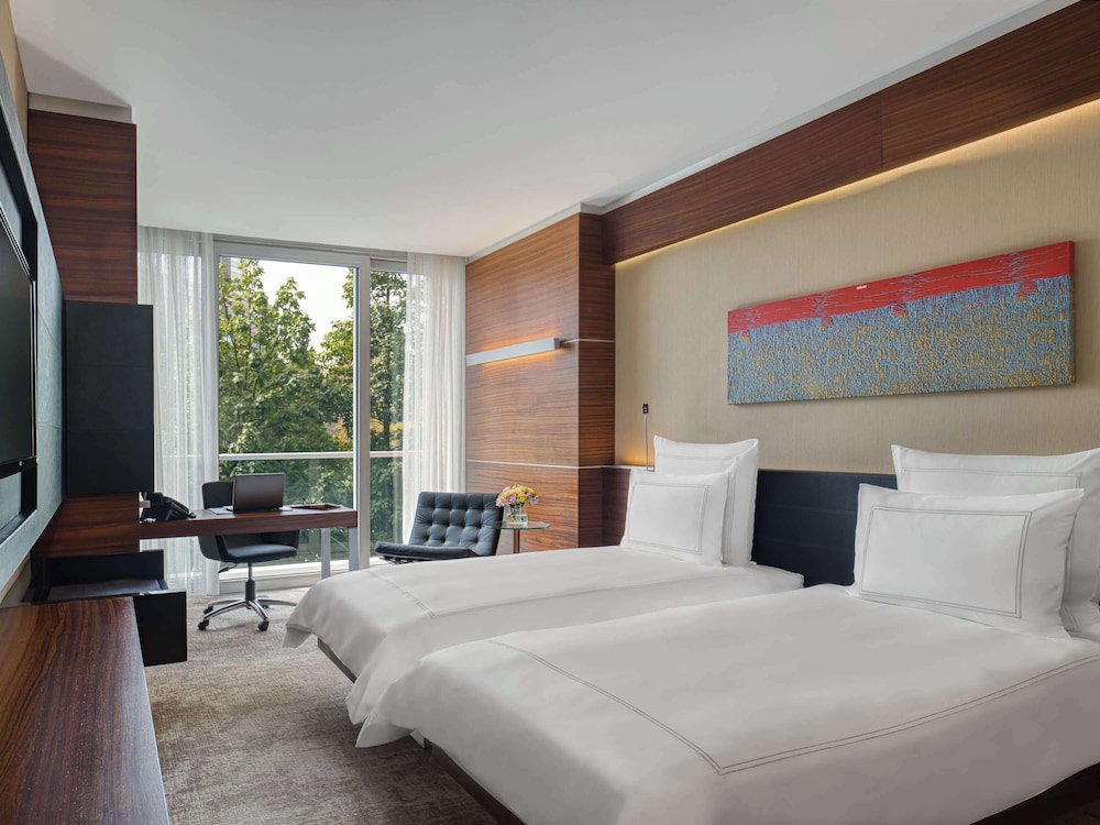 Swiss, Executive Twin Room, Sea View